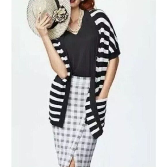 Cabi Womens Whistle Black & White Stripe Knit Cardigan Sweater Tunic 5289 Small - Picture 1 of 8
